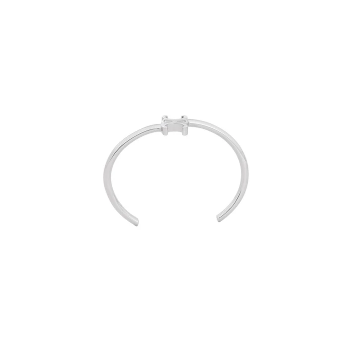 商品Celine|CELINE/赛琳 23年新款 TRIOMPHE ASYMMETRIC女士银色饰面黄铜手镯 460PQ6BRA.36SI,价格¥3017,第1张图片