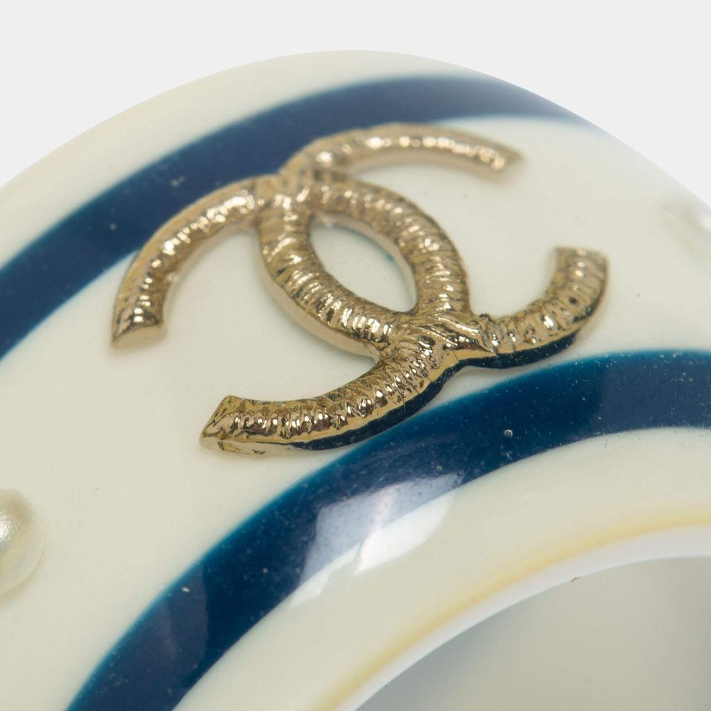 商品[二手商品] Chanel|Chanel CC Resin Faux Pearl Gold Tone Metal Ring Size 53,价格¥3004,第6张图片详细描述