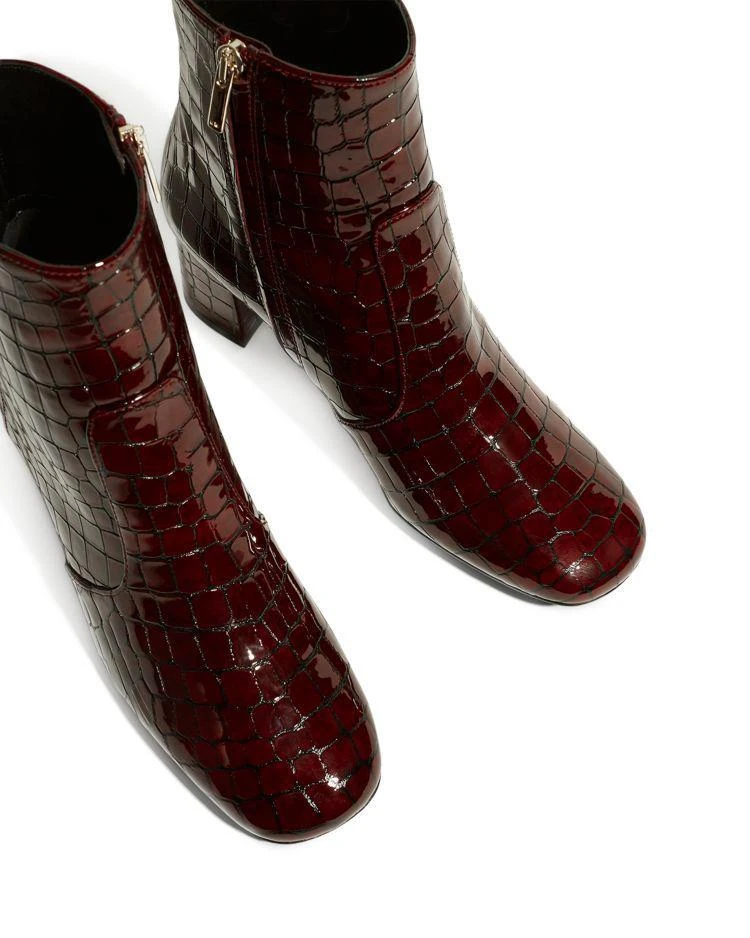 商品KAREN MILLEN|Women's Croc-Embossed Patent Leather Booties,价格¥1908,第4张图片详细描述