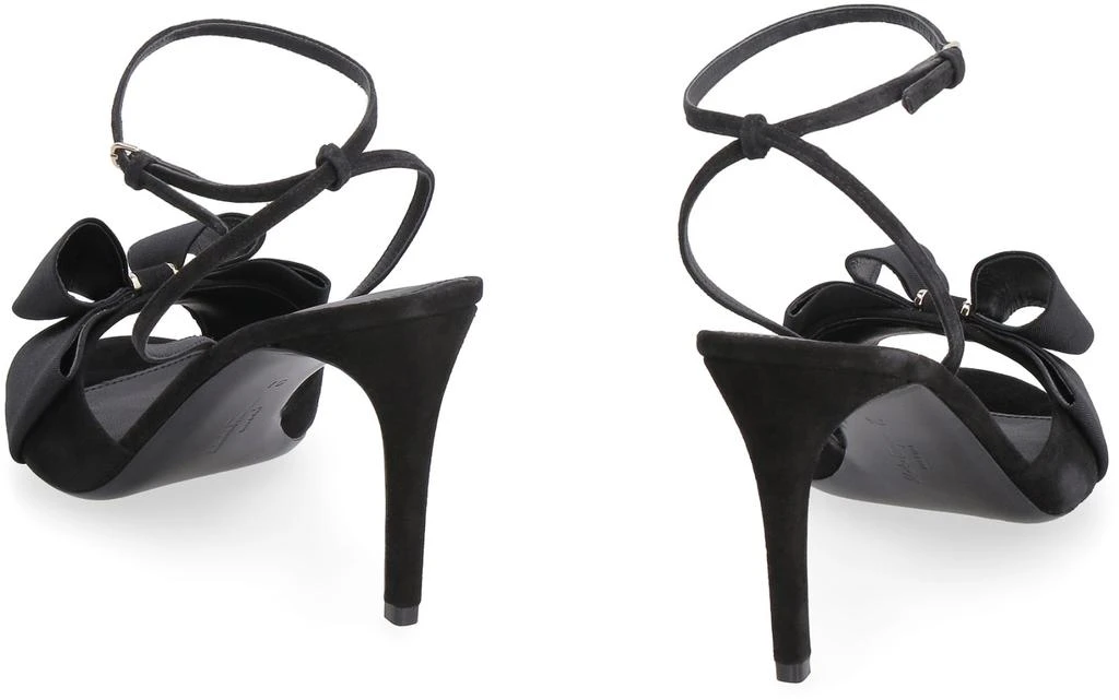 商品Salvatore Ferragamo|Ferragamo Zaira Suede Sandals,价格¥2724,第4张图片详细描述