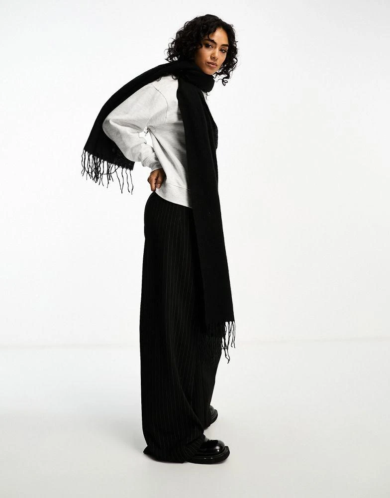 商品ASOS|ASOS DESIGN supersoft scarf with tassels in black,价格¥83,第4张图片详细描述