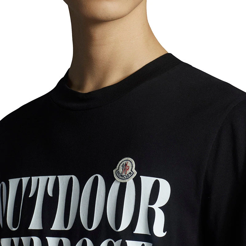 商品Moncler|【预售3-7天】Moncler/蒙克莱 22年秋冬新款 男士黑色纯棉图案印花短袖T恤H10918C00039829H8999,价格¥1928,第4张图片详细描述