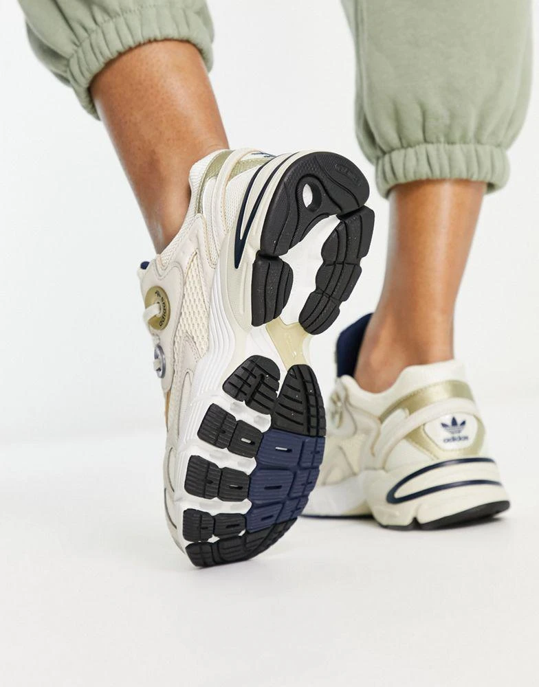 商品Adidas|adidas Originals Astir trainers in chalk and gold,价格¥789,第2张图片详细描述