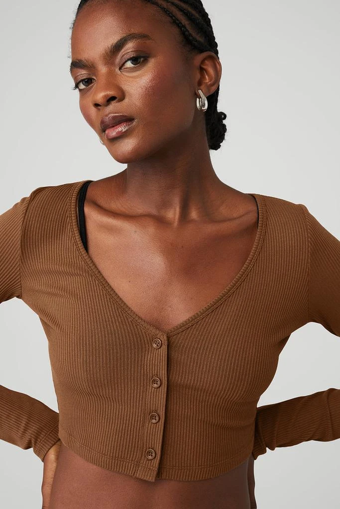 商品Alo|Ribbed Cropped Whisper Cardigan - Cinnamon Brown,价格¥567,第4张图片详细描述