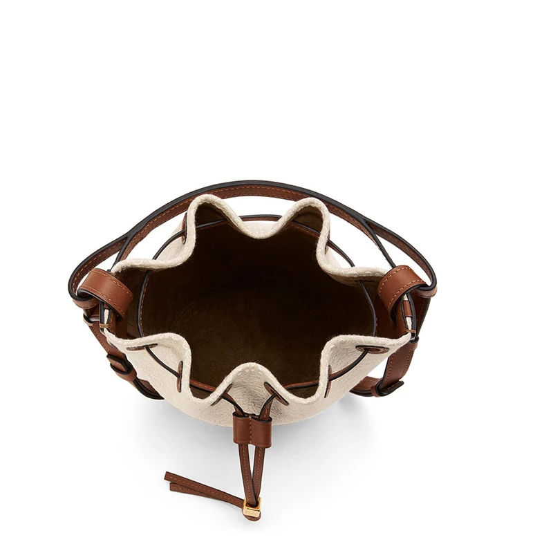 【包税】LOEWE/罗意威 2021秋冬新款 Balloon系列 女士迷你米色/棕褐色徽标印花帆布小牛皮抽绳封口可调节肩带气球手提斜挎单肩包0010593002 商品