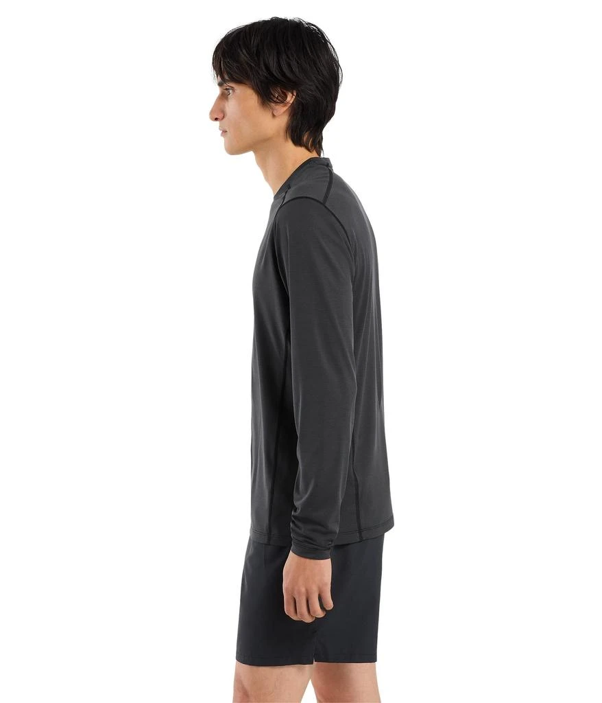 商品Arc'teryx|Arc'teryx Motus Crew Neck Shirt LS Men's | Lightweight Exceptionally Moisture Wicking Long Sleeve Training Shirt,价格¥679,第3张图片详细描述