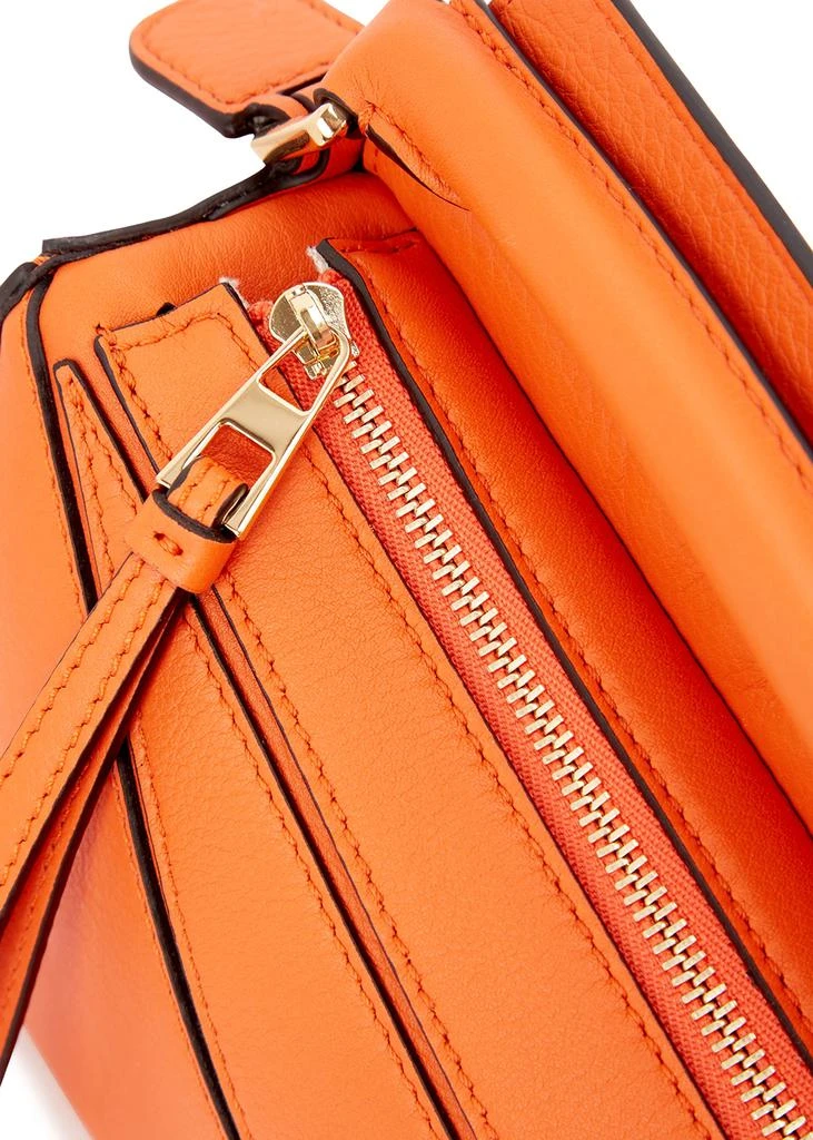 商品Loewe|Puzzle mini orange leather cross-body bag,价格¥11335,第3张图片详细描述