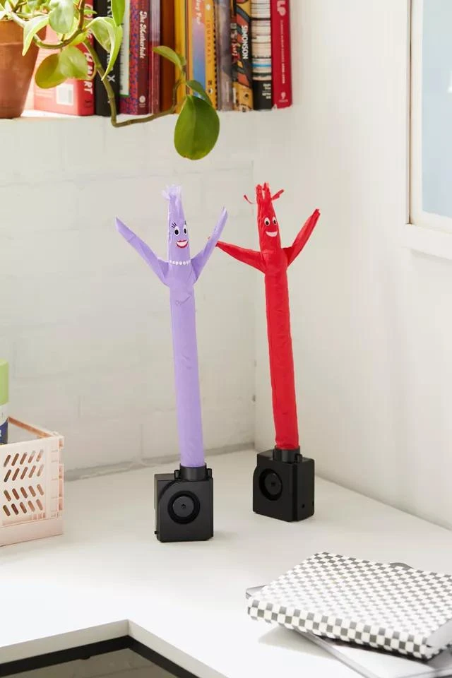 商品Urban Outfitters|Wacky Wavy Mini Tube Guy,价格¥76,第1张图片