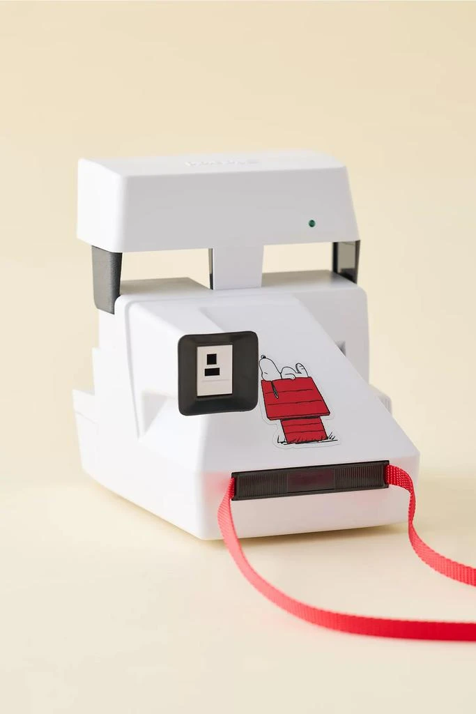 商品Urban Outfitters|Retrospekt X Peanuts Snoopy Polaroid 600 Instant Camera,价格¥1317,第4张图片详细描述