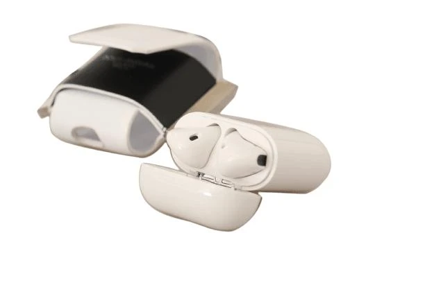 商品Dolce & Gabbana|Dolce & Gabbana White Black Leather Strap Silver Metal Logo Airpods Case,价格¥1625,第5张图片详细描述