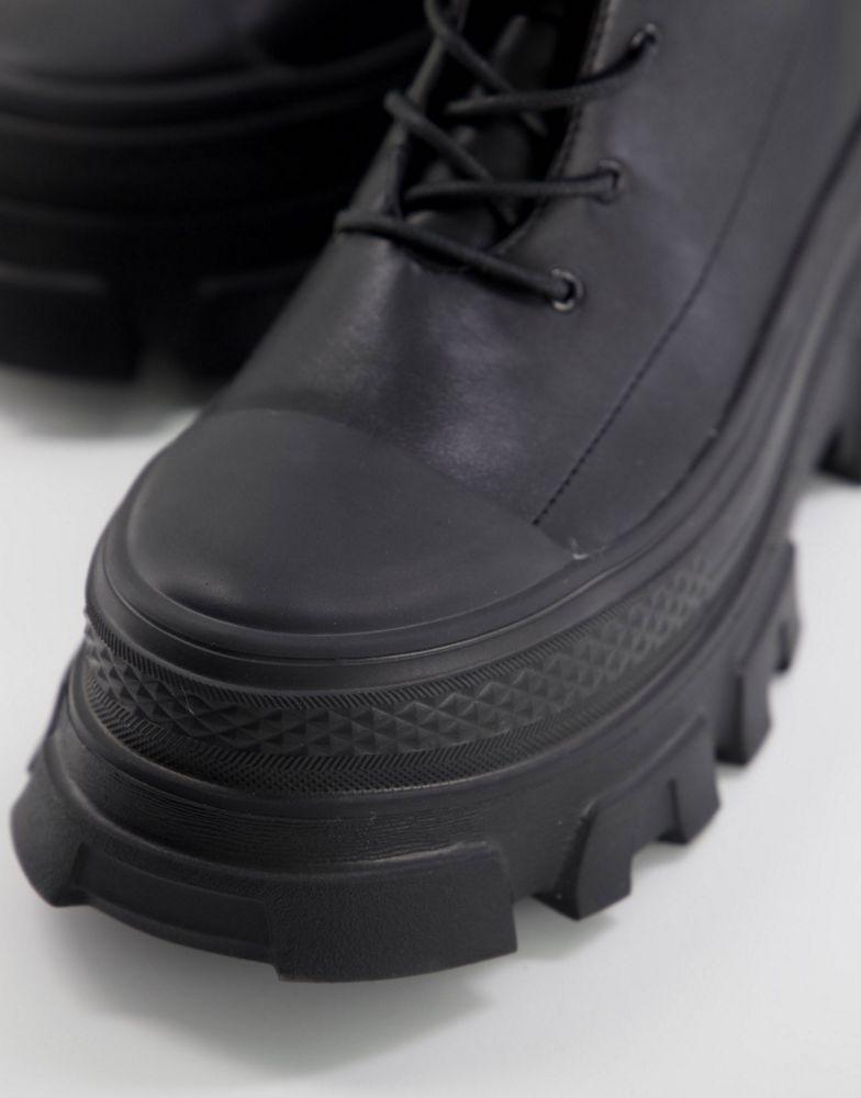 Public Desire Man beckett chunky lace up toe cap boots in black商品第2张图片规格展示