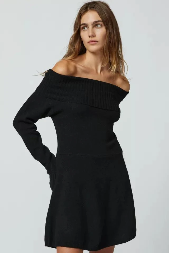 商品Urban Outfitters|UO Blake Off-The-Shoulder Mini Dress,价格¥525,第1张图片详细描述
