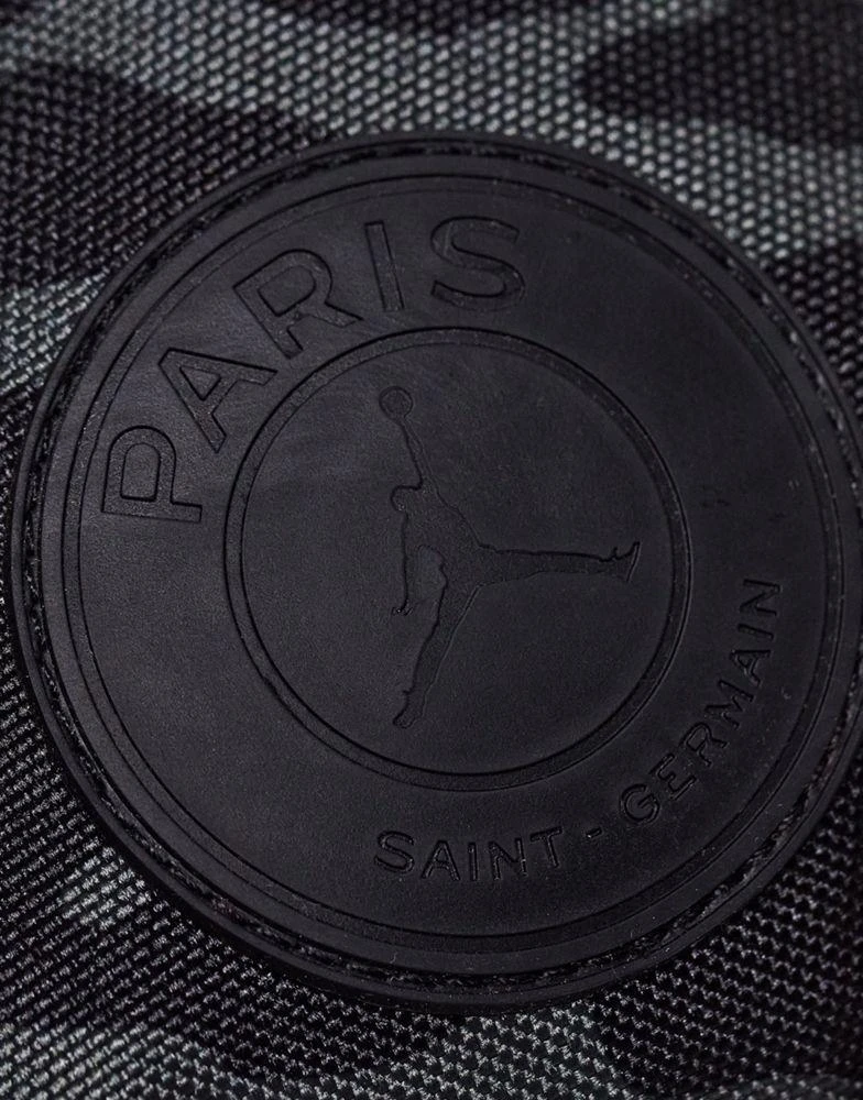商品Jordan|Jordan Paris Saint-Germain crossbody bag in black,价格¥284,第3张图片详细描述