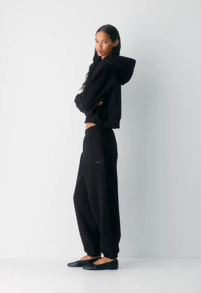 商品Aritzia|Cozy Sweatfleece Boyfriend Boxy Zip Hoodie,价格¥597,第3张图片详细描述