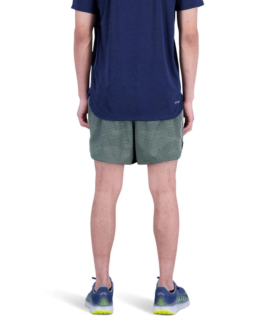 商品New Balance|Printed Impact Run 5" Shorts,价格¥374,第2张图片详细描述