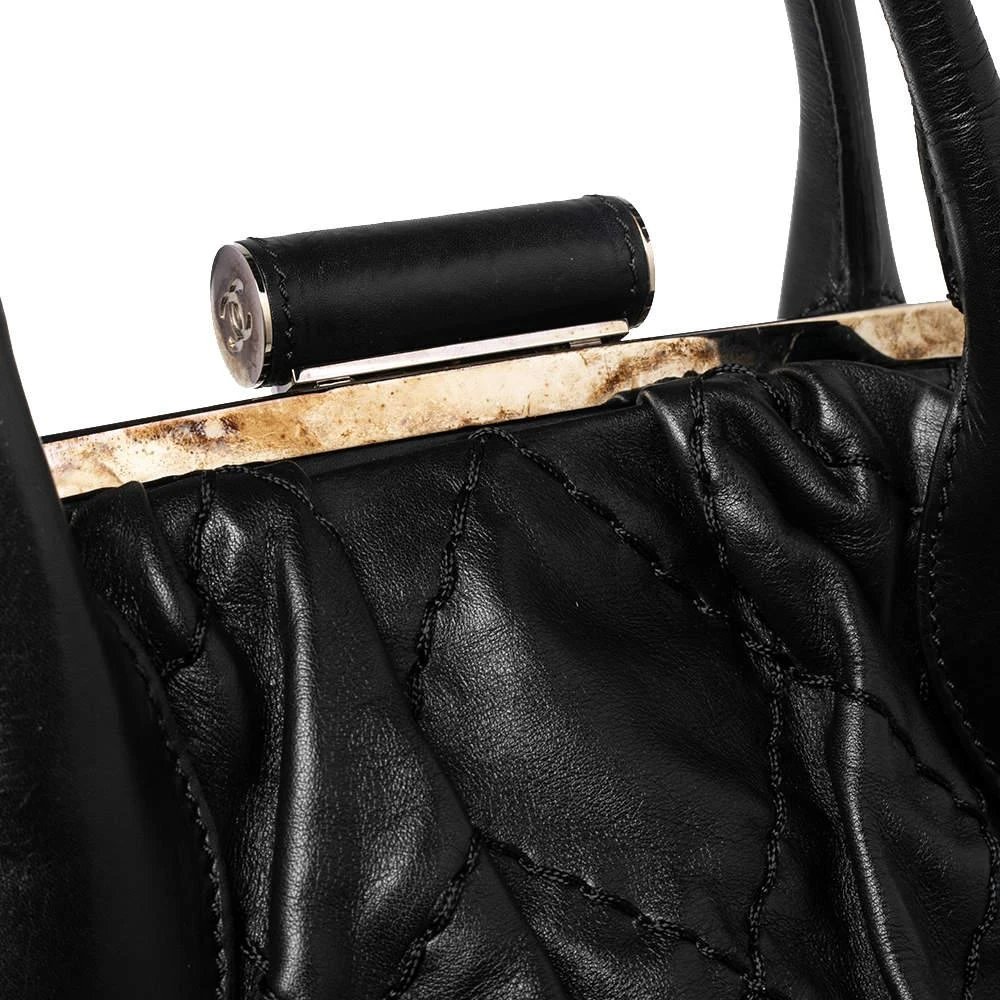 Chanel Black Quilted Leather Expandable Zip Around Frame Satchel 商品