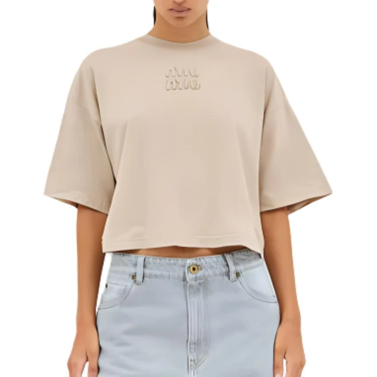 商品[国内直发] Miu Miu|缪缪  字母刺绣棉质圆领套头短款短袖  SS24 落肩袖T恤 女款 卡其色,价格¥4604,第5张图片详细描述