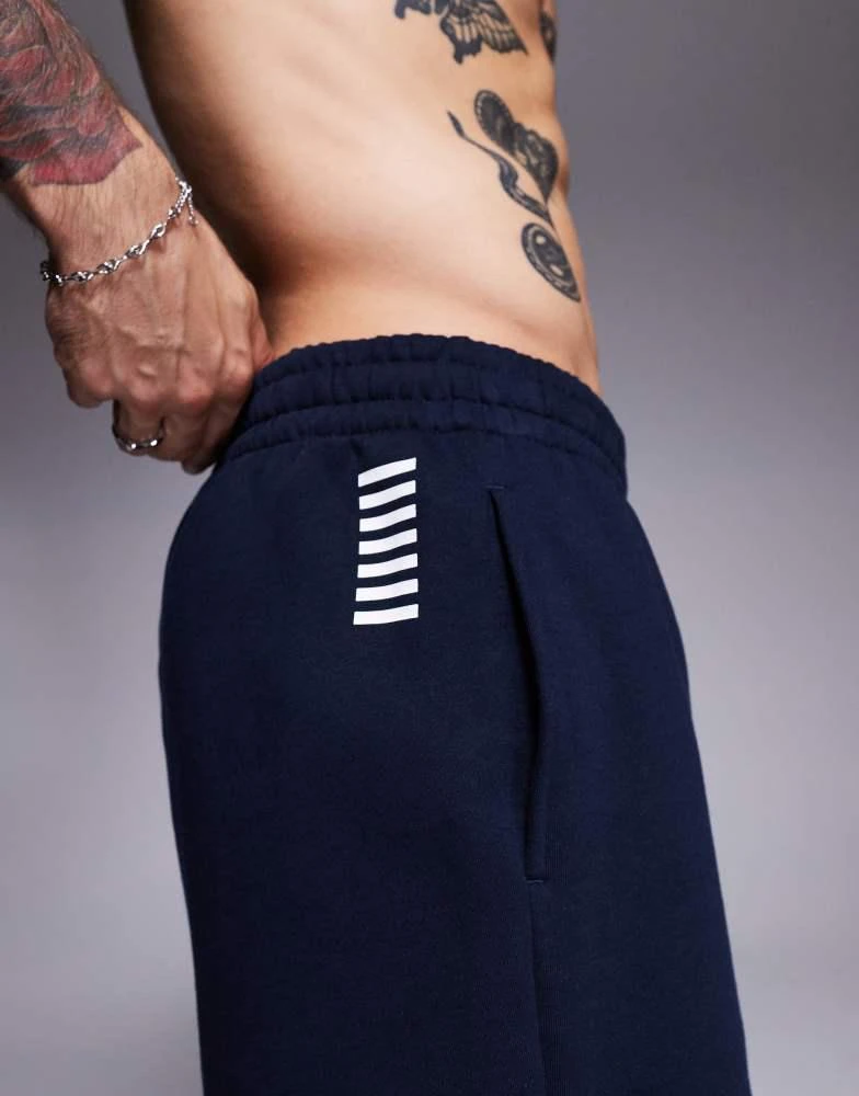 商品EA7|Armani EA7 logo jogger shorts in navy,价格¥671,第3张图片详细描述
