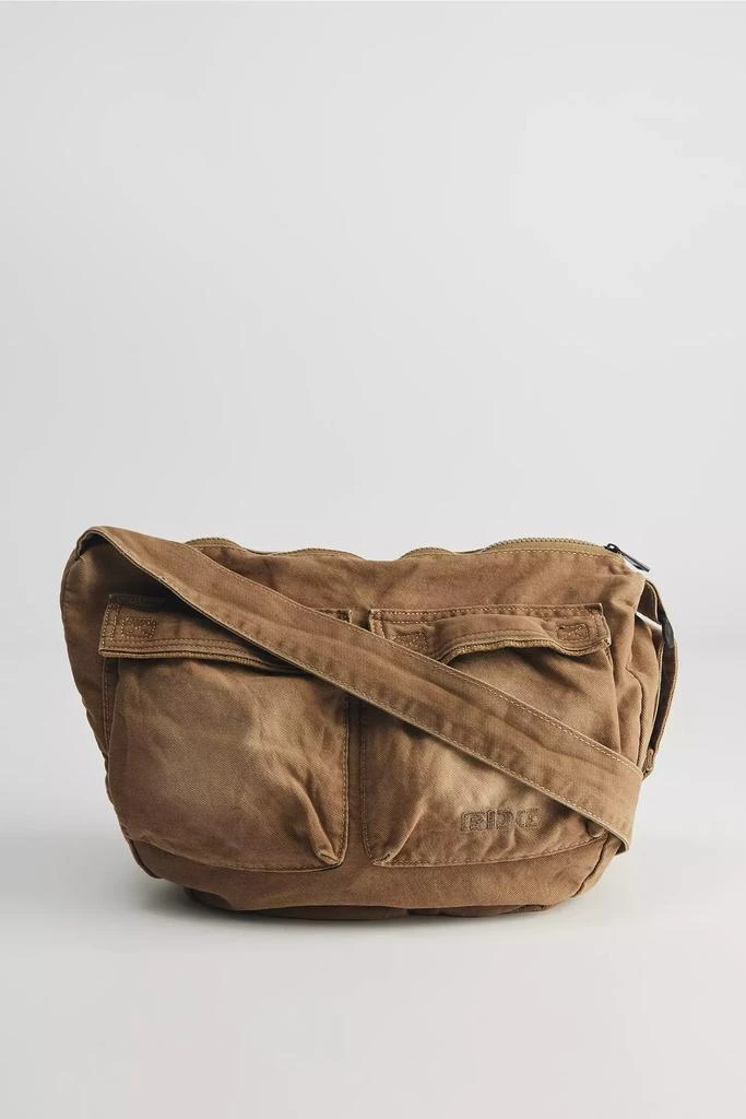 商品BDG|BDG Acid Wash Cargo Crossbody Bag,价格¥307,第2张图片详细描述