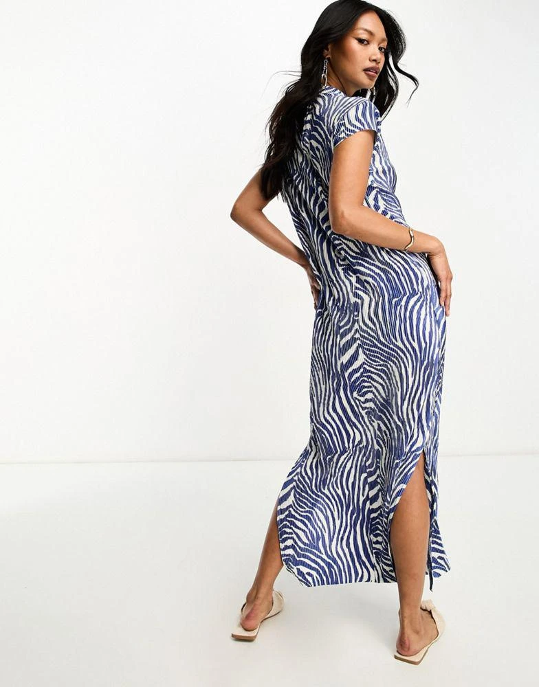 商品ASOS|ASOS DESIGN grown neck plisse midi dress with cap sleeve in blue zebra,价格¥350,第2张图片详细描述