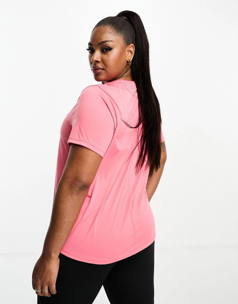 商品NIKE|Nike Training Plus One t-shirt in pink,价格¥211,第2张图片详细描述