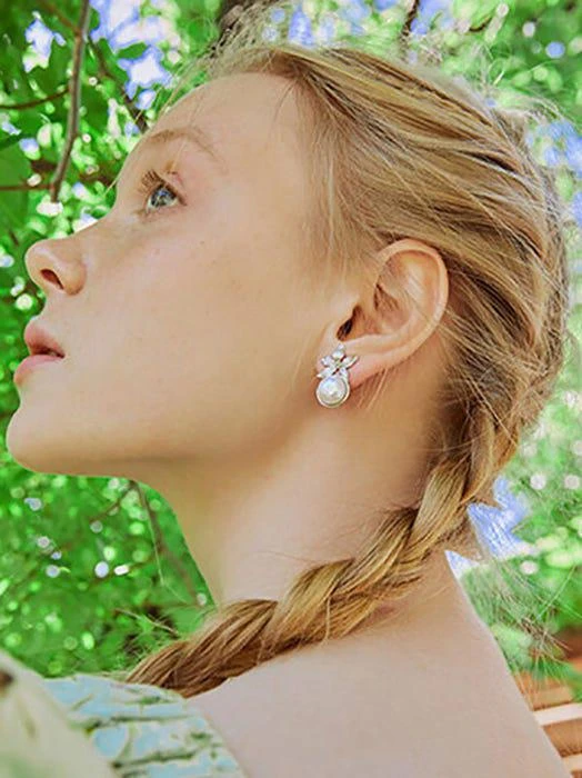 商品IRIS|Petite Foret Petal Pearl Necklace,价格¥661,第4张图片详细描述