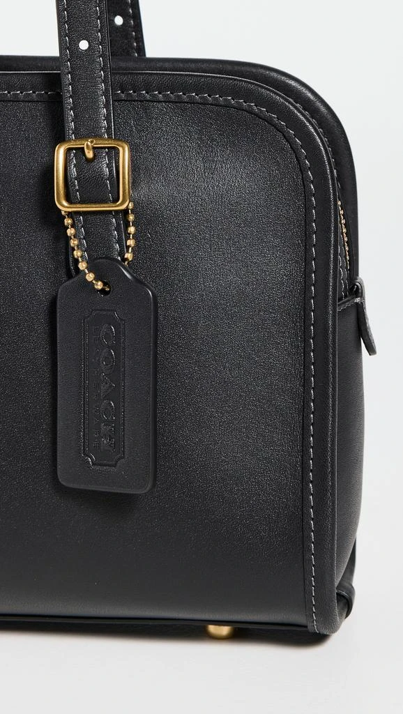 商品Coach|Swing Zip Bag,价格¥2976,第4张图片详细描述