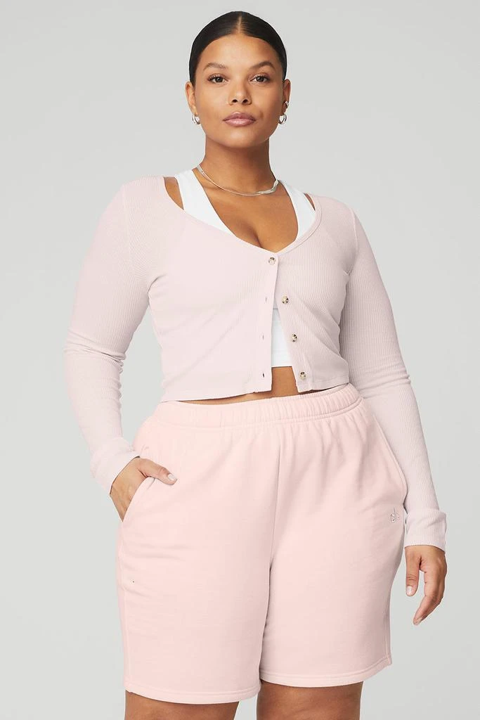 商品Alo|Ribbed Cropped Whisper Cardigan - Pink Sugar,价格¥337,第5张图片详细描述