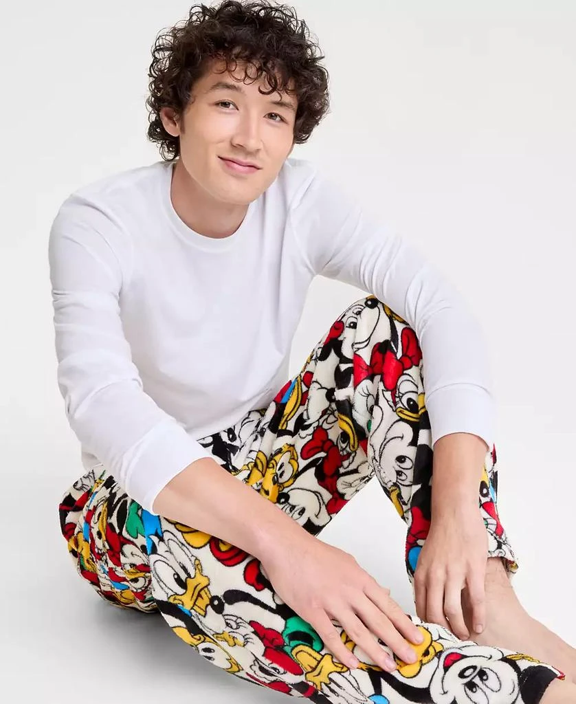 商品Disney | Macy's|Adult Mickey Mouse & Friends Plush Pajama Pants, Macy's Exclusive,价格¥258,第3张图片详细描述
