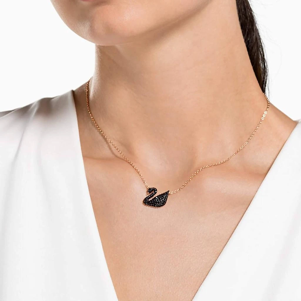 商品Swarovski|Swarovski Women's Pendant with Chain - Iconic Swan Black and Rose Gold | 5204134,价格¥658,第4张图片详细描述