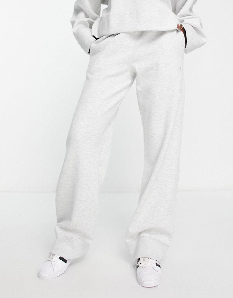 adidas Originals premium essentials wide leg joggers in grey商品第1张图片规格展示