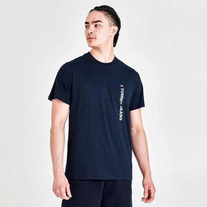 商品Tommy Hilfiger|Men's Tommy Jeans Vertical Logo T-Shirt,价格¥149,第3张图片详细描述