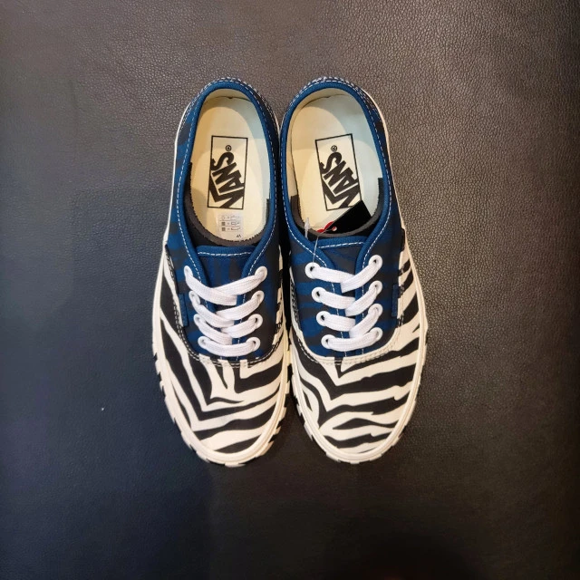 【韩国直邮|包邮包税】万斯[VANS] Ua Authentic # Animal # 男女共用 运动鞋 蓝色/zebra (VN0A5KRDASQ) 商品