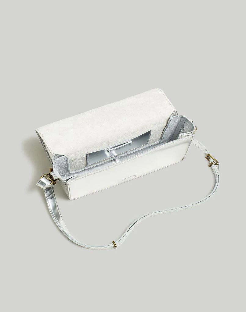 商品Madewell|The Toggle Flap Crossbody Bag in Specchio Leather,价格¥604,第2张图片详细描述