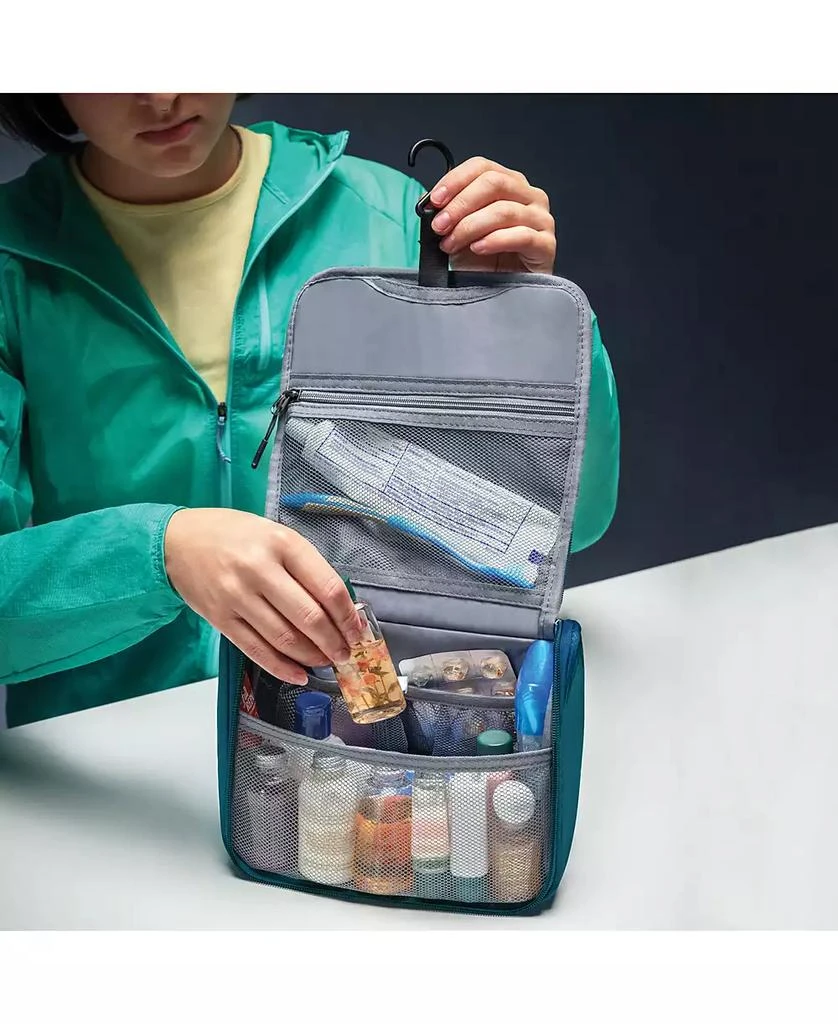 商品Travelon|World Travel Essentials Hanging Toiletry Case,价格¥213,第2张图片详细描述