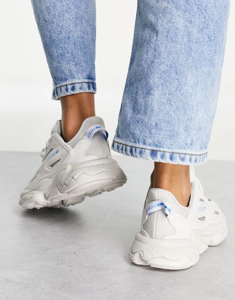商品Adidas|adidas Originals Ozweego Celox trainers in grey with blue details,价格¥869,第3张图片详细描述