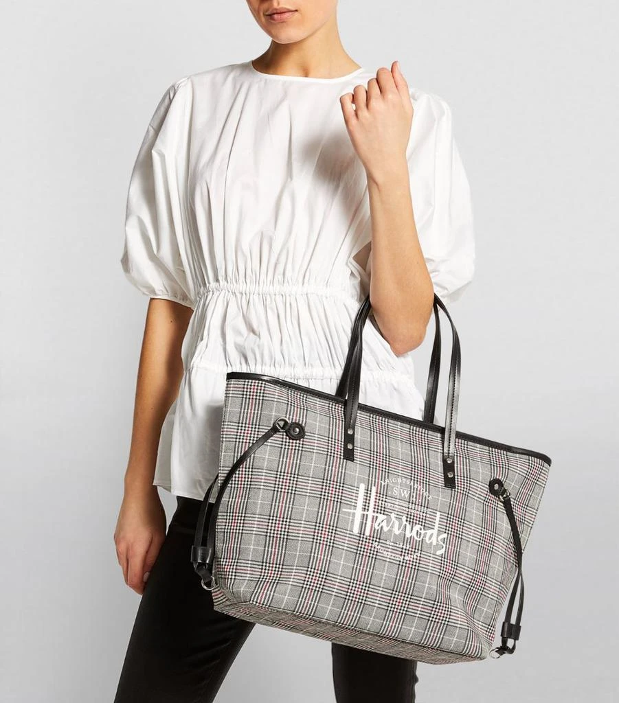 商品Harrods|Southbank Grey Check Tote Bag,价格¥611,第4张图片详细描述