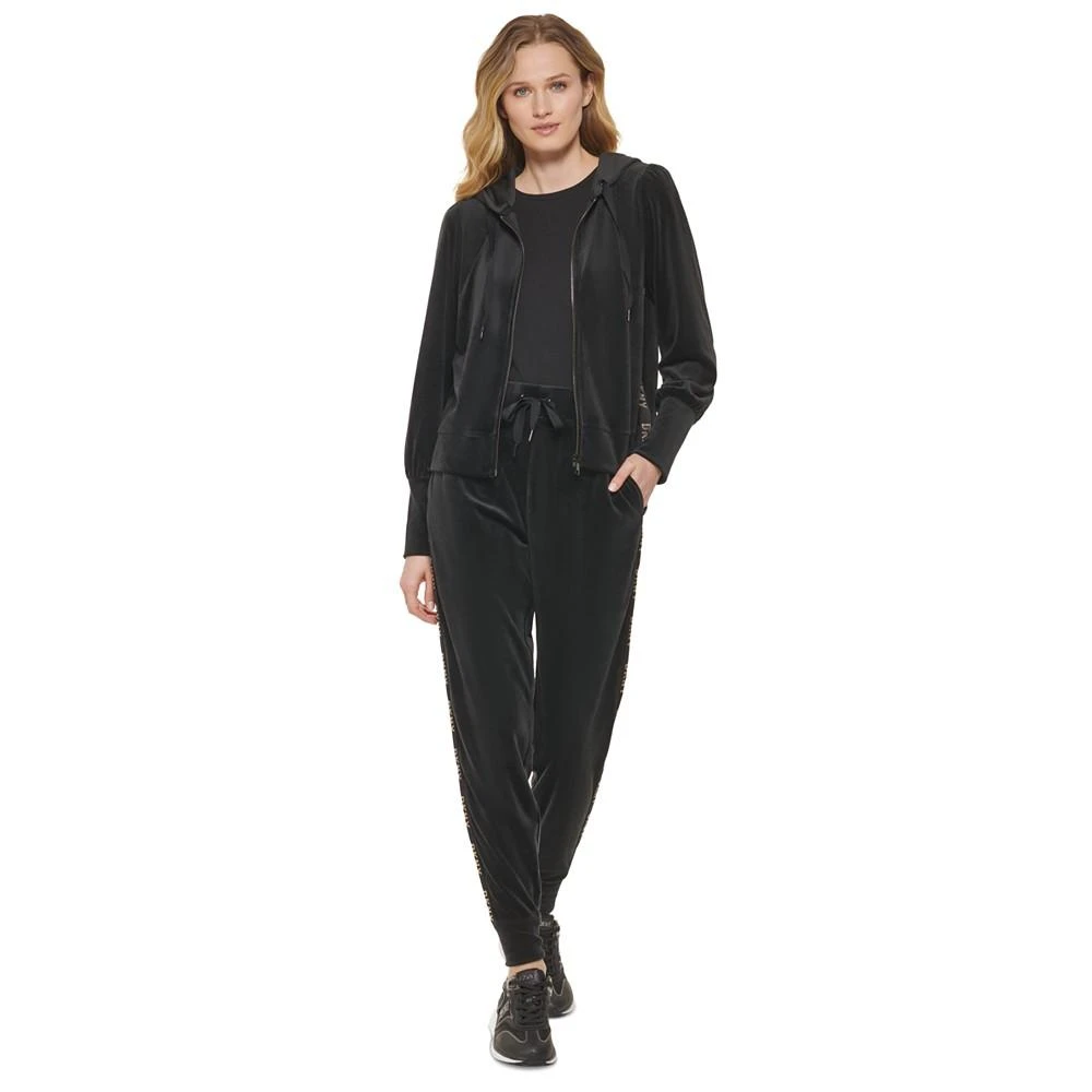 商品DKNY|Women's Metallic Logo Trim Velour Jogger Pants,价格¥258,第4张图片详细描述