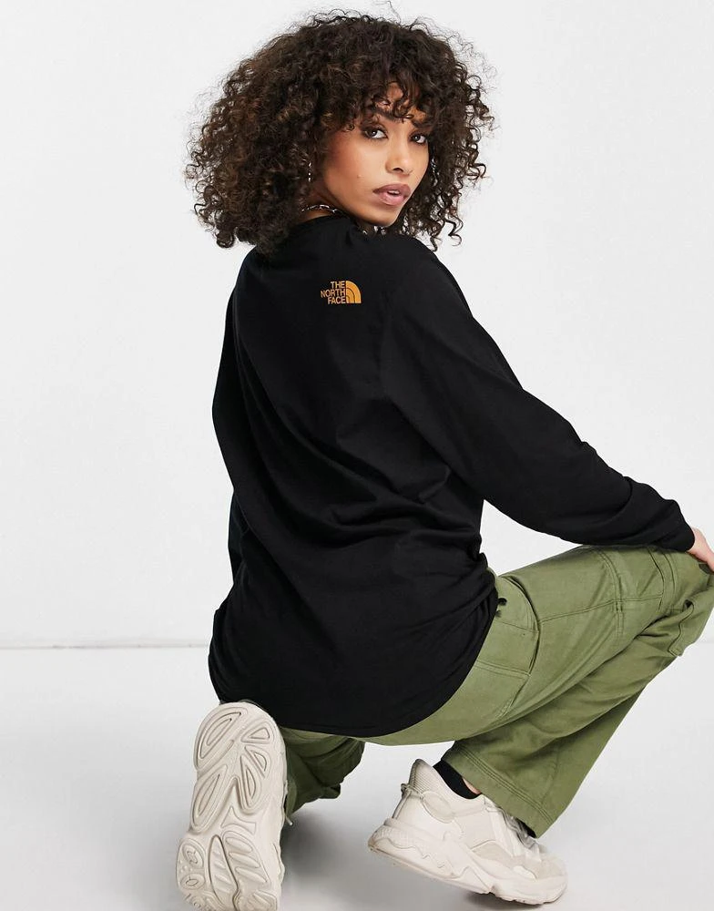 商品The North Face|The North Face Center Dome long sleeve t-shirt in black Exclusive at ASOS,价格¥342,第3张图片详细描述