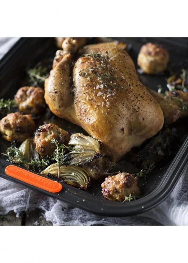 商品Le Creuset|Toughened non-stick rectangular roaster 33cm,价格¥473,第4张图片详细描述