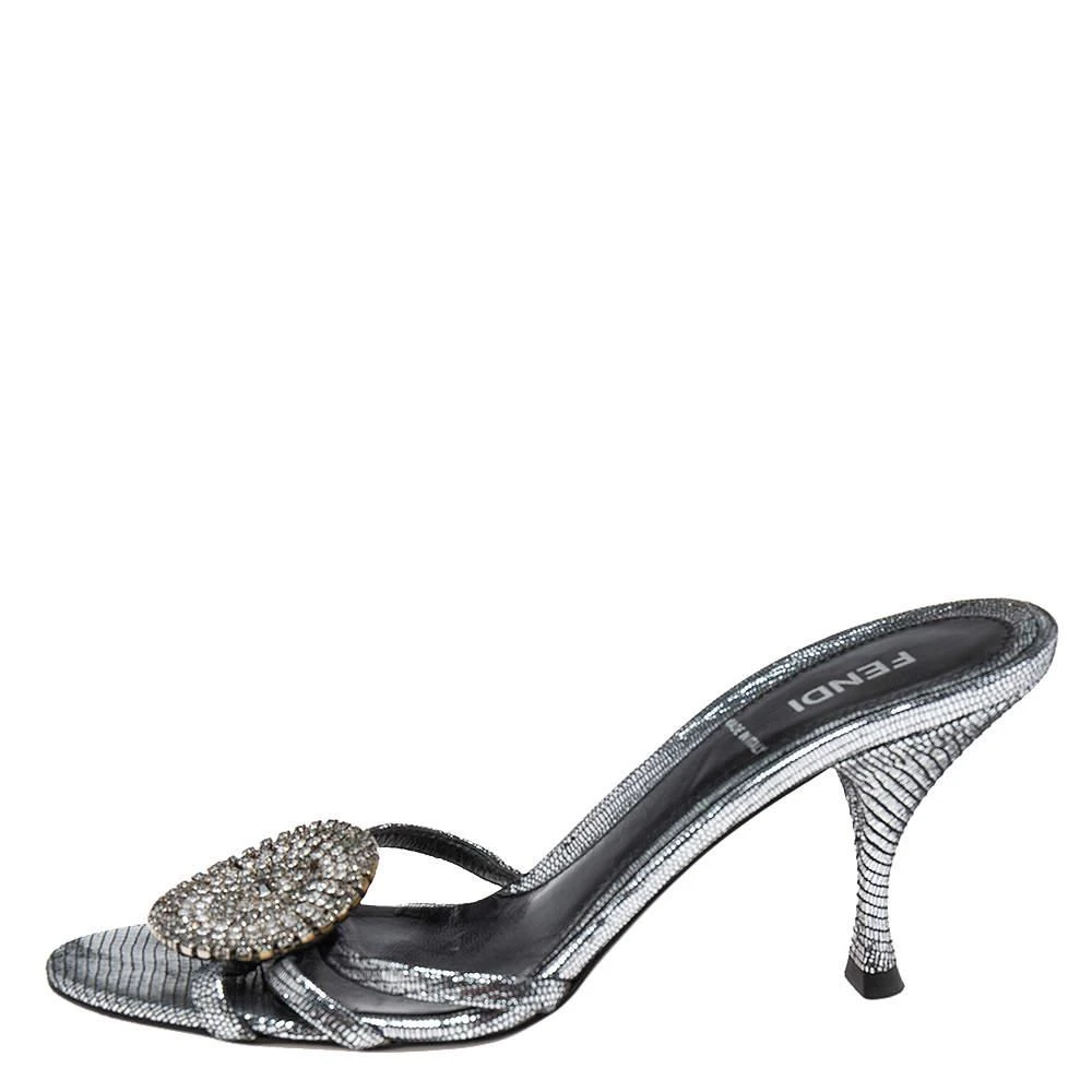 商品[二手商品] Fendi|Fendi Silver Texture Leather Crystal Logo Embellished Sandals Size 36,价格¥1076,第2张图片详细描述