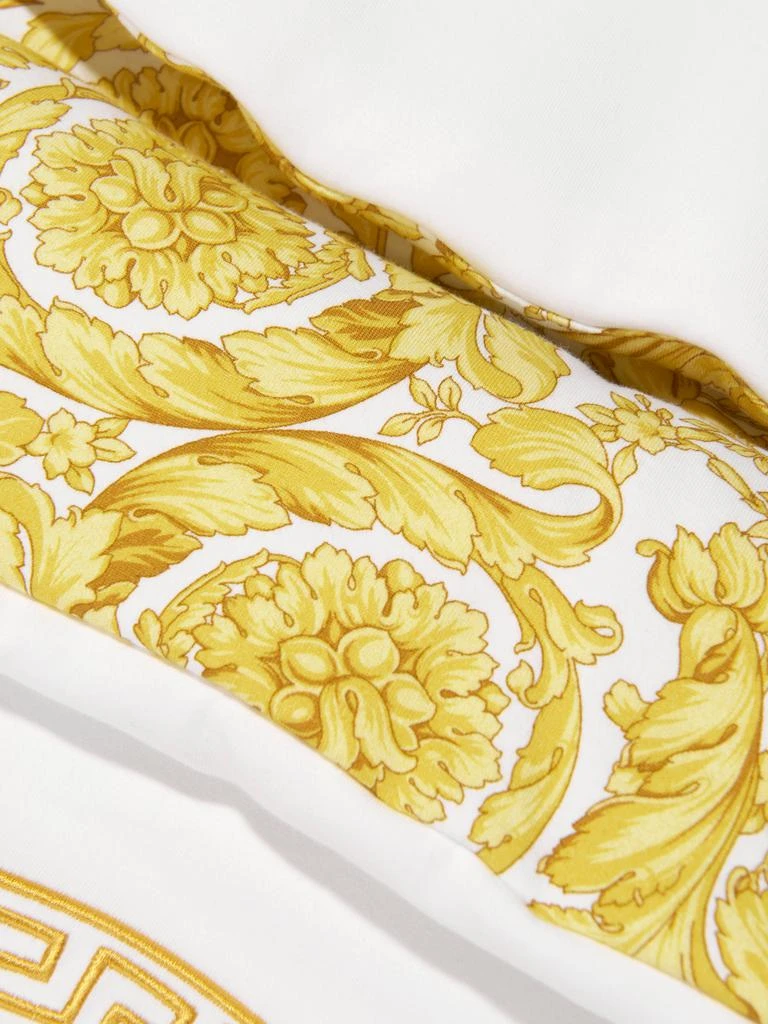 商品Versace|Versace Baby Barocco Logo Nest in White,价格¥1756,第4张图片详细描述