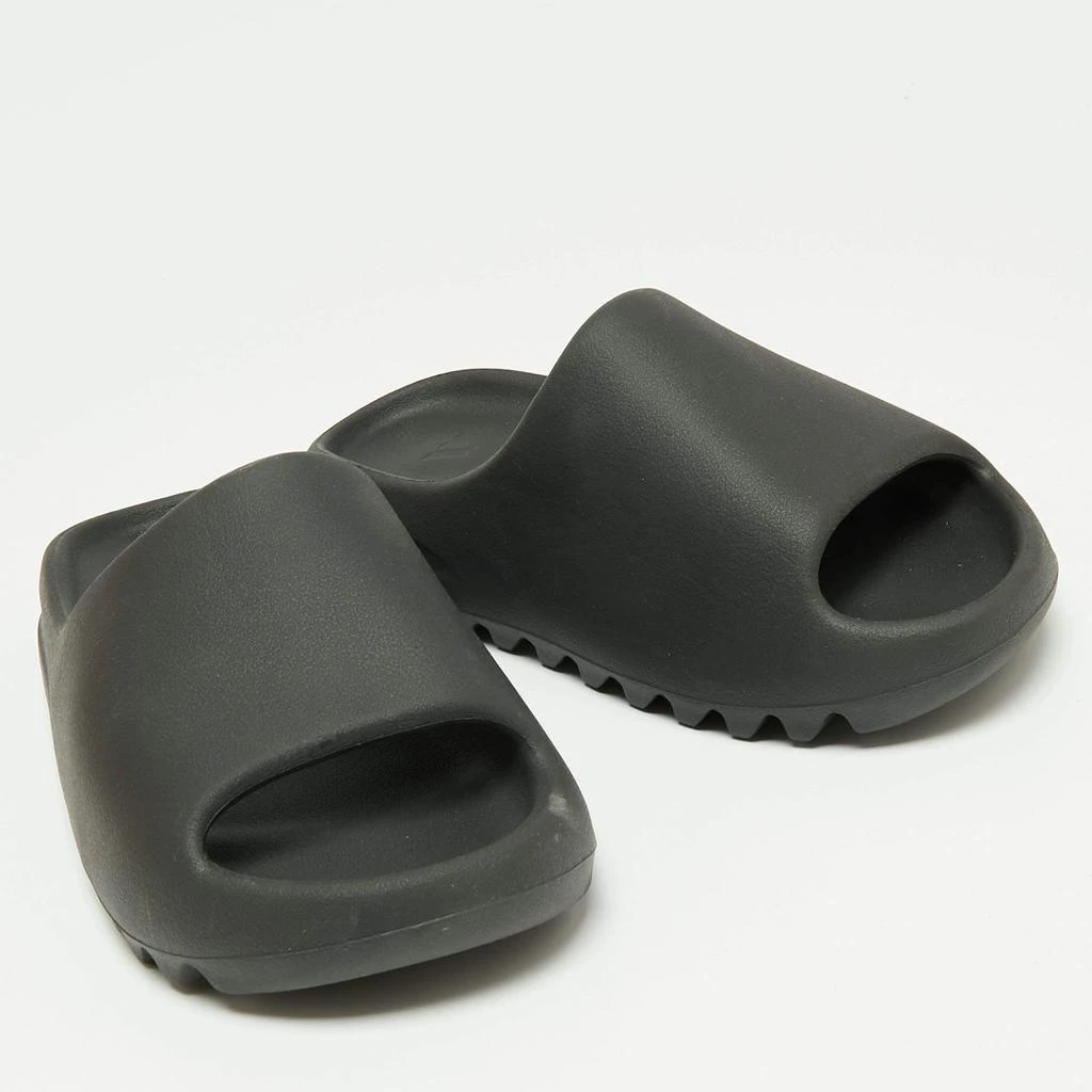 商品YEEZY|Yeezy Black Rubber Onyx Slide Sandals Size 37,价格¥1462,第4张图片详细描述