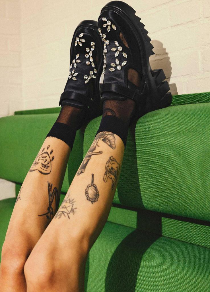 2dccd979-45a3-31da-be95-