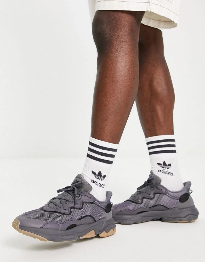 商品Adidas|adidas Originals Ozweego trainers in dark grey,价格¥717,第4张图片详细描述