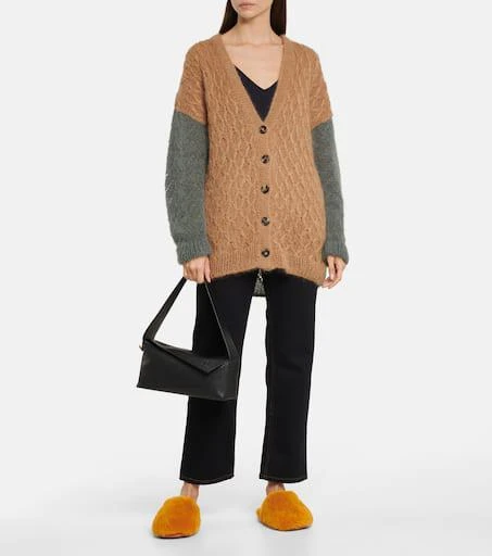 商品Loewe|Puzzle slouchy leather shoulder bag,价格¥19194,第5张图片详细描述