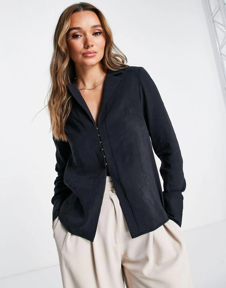 商品Topshop|Topshop hook and eye front blouse in black,价格¥261,第1张图片