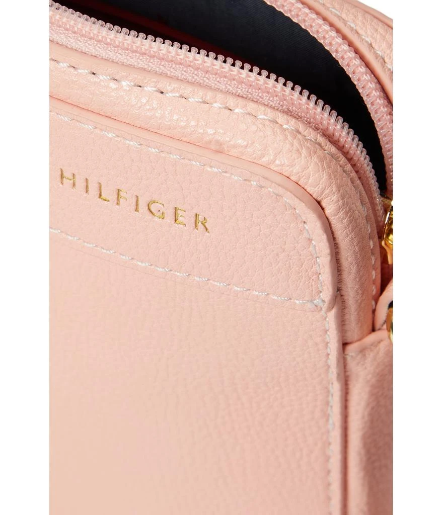 商品Tommy Hilfiger|Andrea II Phone Crossbody,价格¥213,第3张图片详细描述