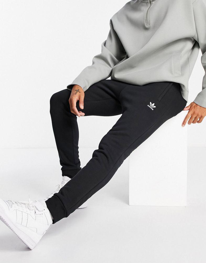adidas Originals essentials slim fit joggers with small logo in black商品第4张图片规格展示