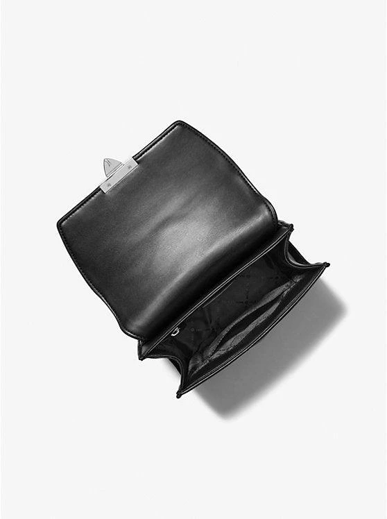 商品Michael Kors|Michael Kors Serena Medium Diamond Stepptasche aus Kunstleder mit Klappe Umhängetasche Schwarz,价格¥4122,第3张图片详细描述
